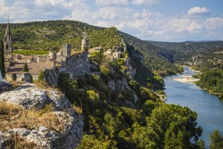 Vue sur Aiguèze et l'Ardeche - Copyright © 2017 Eddy Termini