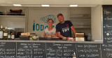 L'équipe du Ioda bar - bar à huîtres à Goudargues