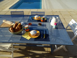 Petit-déjeuner en terrasse
