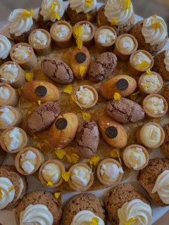 buffet desserts