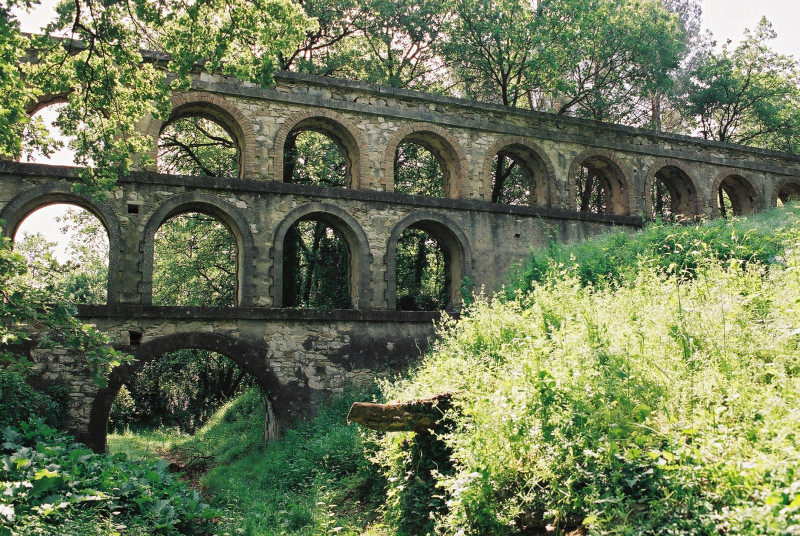 Aqueduc de Balouvière - vue du centre