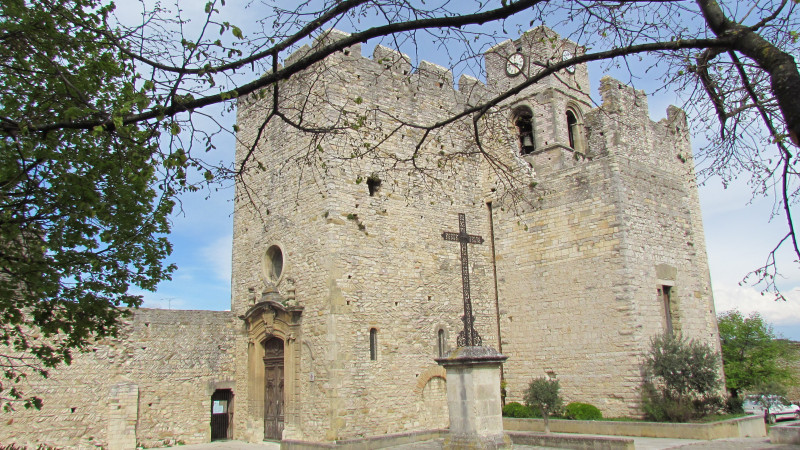 Eglise fortifiée de St laurent des Arbres