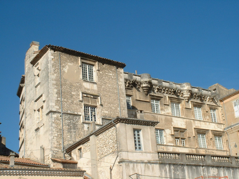 palais-des-eveques-bourg-saint-andeol