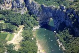 2-le-pont-d-arc-porte-d-entree-des-gorges-de-l-ardeche-pont-d-arc-ardeche-9710