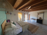 Chambre avec lit double au premier étage