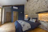 Chambre avec lit double