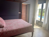 Chambre avec lit à baldaquin pour 2 adultes