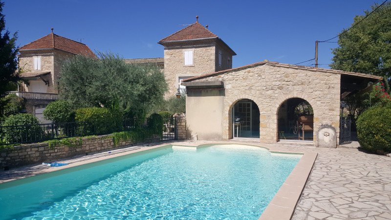 Piscine privée avec pool-house