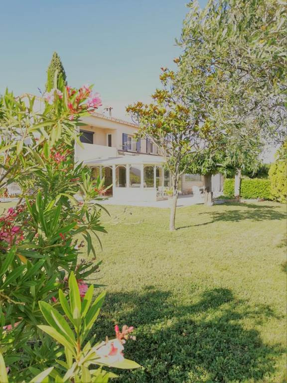 Maison entière avec jardin