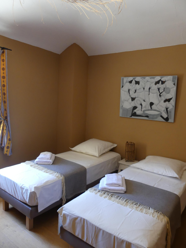 Chambre 4 avec 2 lits simple