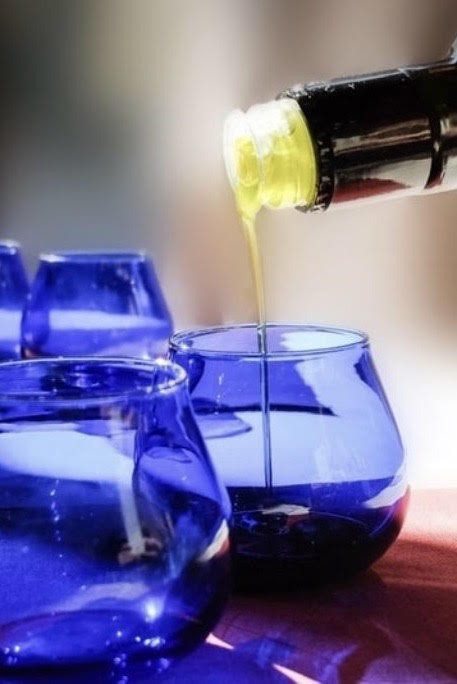 Vous êtes curieux d’en apprendre plus sur l’huile d’olive, trésor des terroirs du Sud ?  Réservez une séance d’initiation pour découvrir :les huiles d'olive