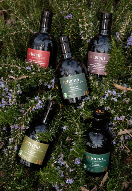 Ne manquez pas cette expérience sensorielle unique et repartez avec une huile d’olive vierge extra médaillée de Maison Aeterna !