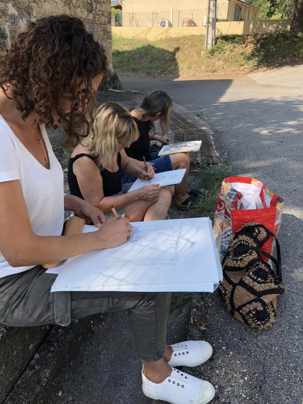 halte à la chapelle de Goussargues pour dessiner