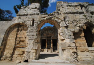 Nimes