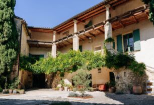 Chambres d’hôtes de Provence Occitane - Chambre d’hôtes Maison 1643 à Laudun-l'Ardoise