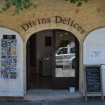 Devanture et entrée de la boutique