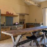 Grande cuisine équipée et lumineuse