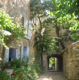 Ruelle de Saint-Victor-la-Coste