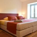 Chambre Rouge Cerise avec lit double