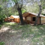 Les lodges aménagées du camping