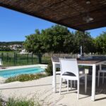 Terrasse ombragée et piscine privée