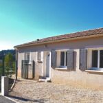 Façade de la maison avec accès privée