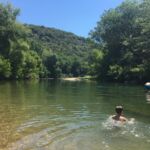 Rivière avec plage privée du Mas de Linde