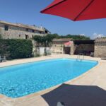 Piscine chauffée et partagée du Mas de Linde