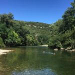 Plage privée au bord de la Cèze à 2 km