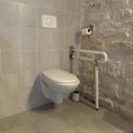 Salle d'eau adaptée aux personnes à mobilité réduite