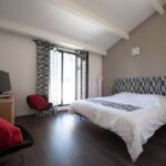 Chambre avec lit double