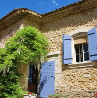 Façade de la bâtisse du studio