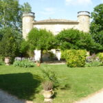 Entrée du domaine de Lamartine avec jardin