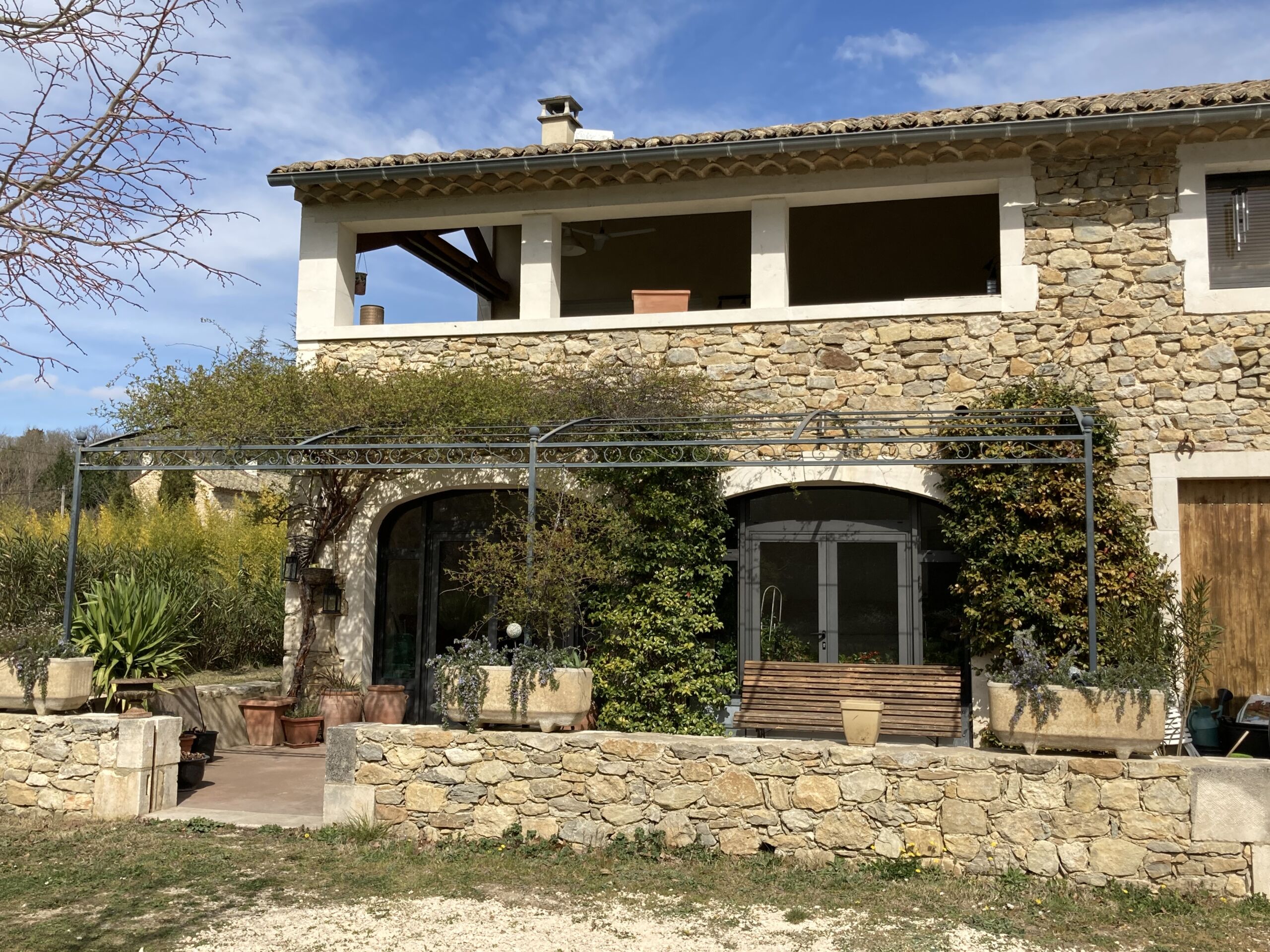 Façade du mas