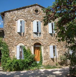 Façade du Gîte Le Figuier