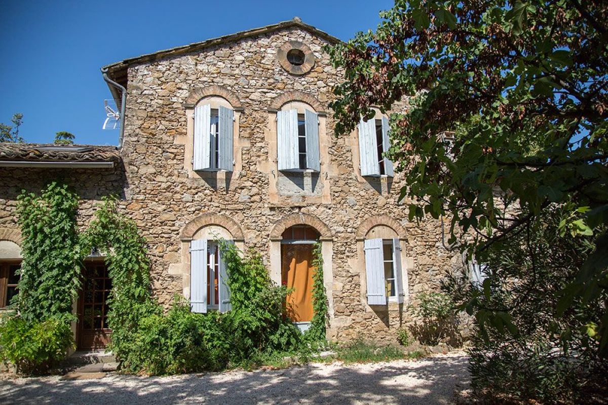 Façade du Gîte Le Figuier