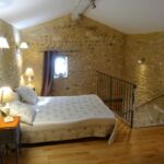 Chambre avec lit double