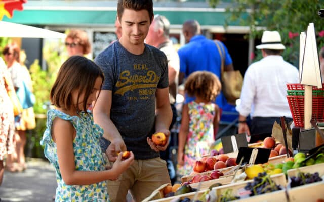 Marché St Pons la Calm