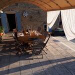 Terrasse partagée et ombragée