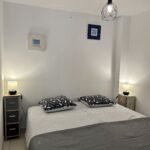 Chambre avec lit double