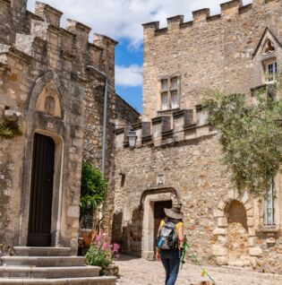 cité médiévale d'Aiguèze classée Plus Beau Village de France