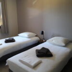 Chambre 2 avec 2 lits simples