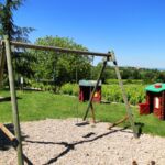 Aire de jeux avec balançoire