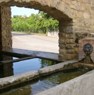 Lavoir de St-Julien-de-Peyrolas