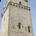 Tour Jacques Deuze et donjon féodal au coeur du village médiéval de St Laurent des Arbres