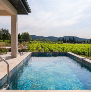 Piscine et terrasse