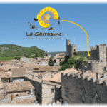 Village Aiguèze avec logo