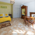 Chambre avec lit double