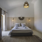 Chambre 3 avec lit double au Mas Ëvalla