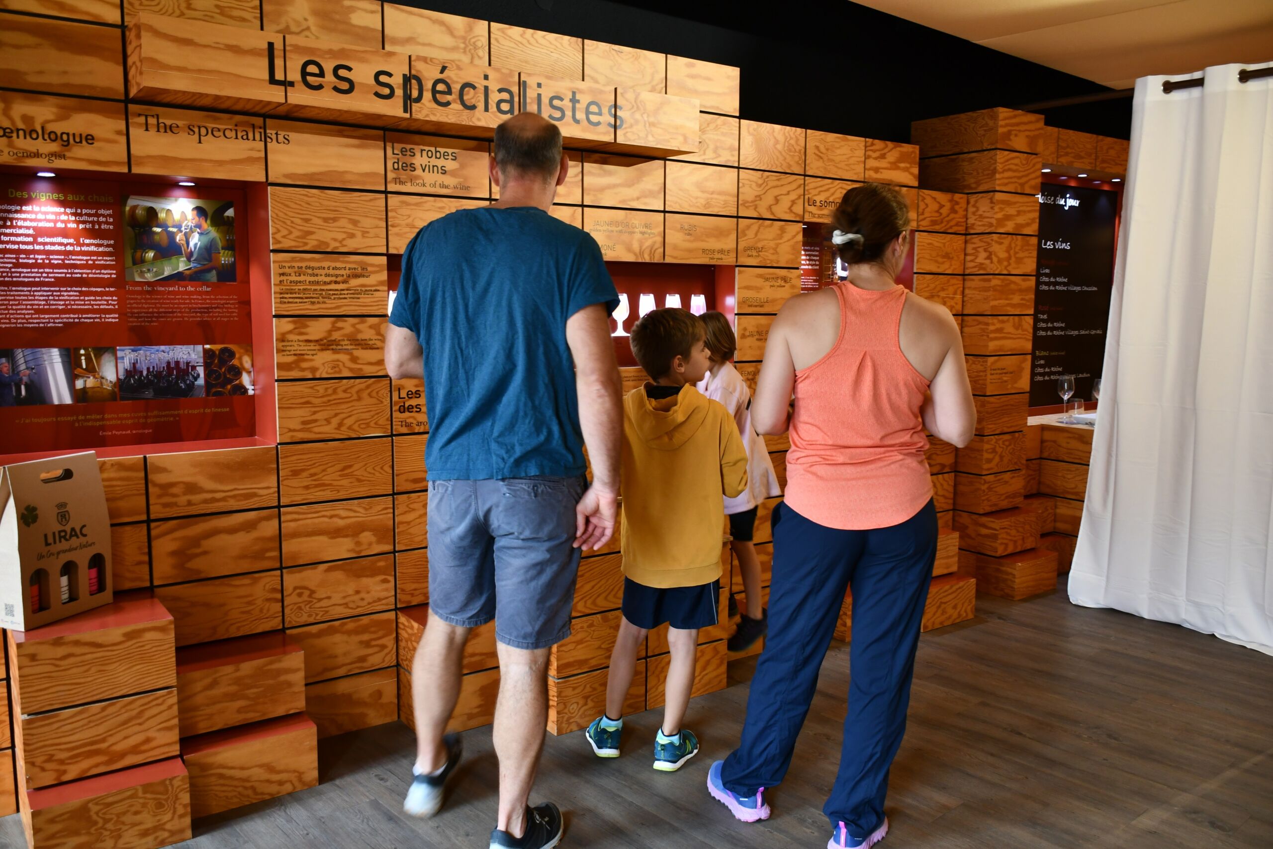 Escape game en famille à l'Espace Rabelais - centre oenotouristique du Gard Rhodanien